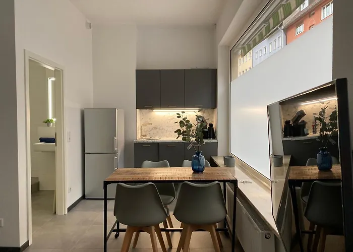 2-Zimmer-Appartment In Top-City-Lage Mit Parken Und Klimaanlage