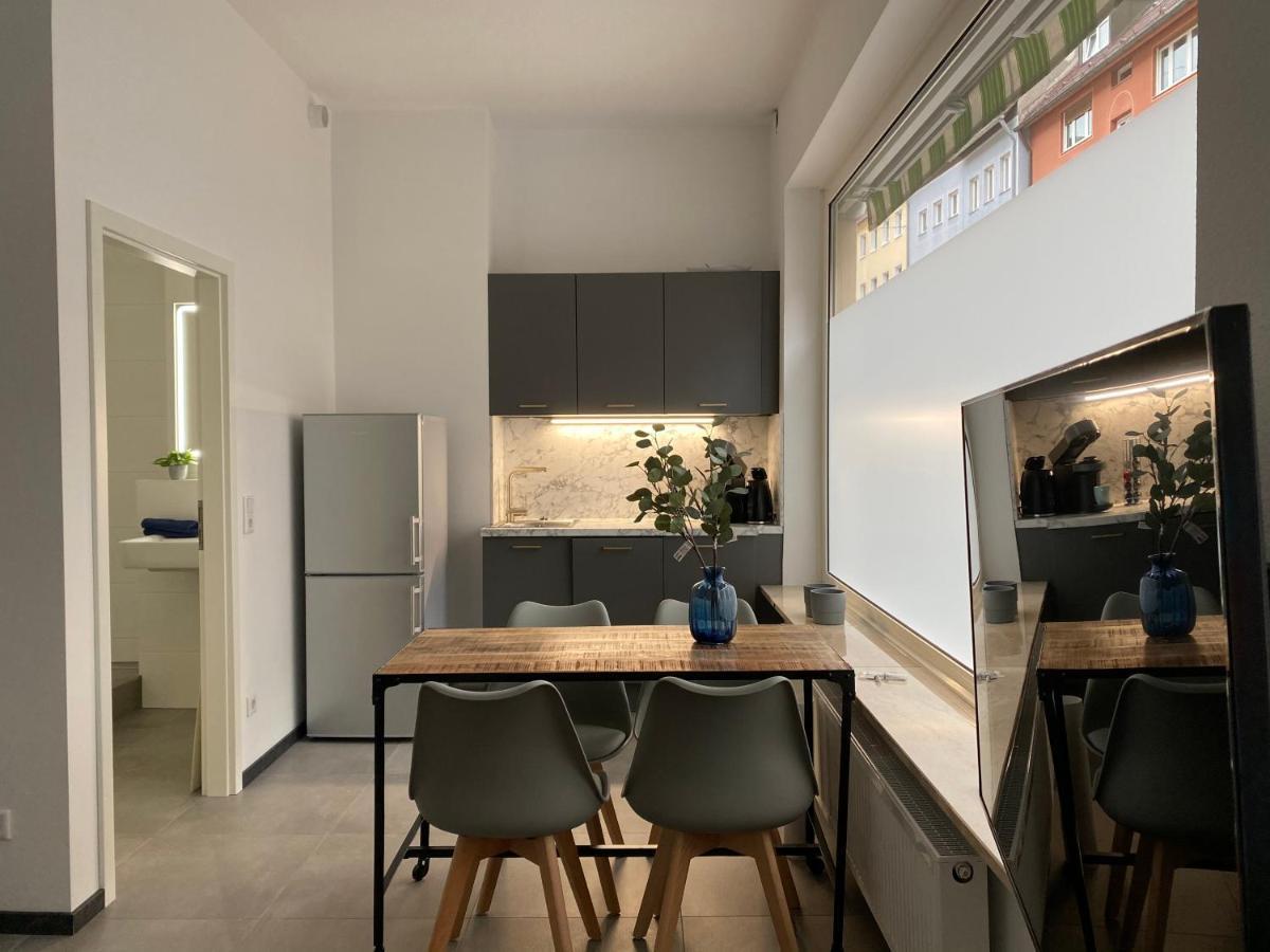 Apartment 2-zimmer-appartment In Top-city-lage Mit Parken Und Klimaanlage *