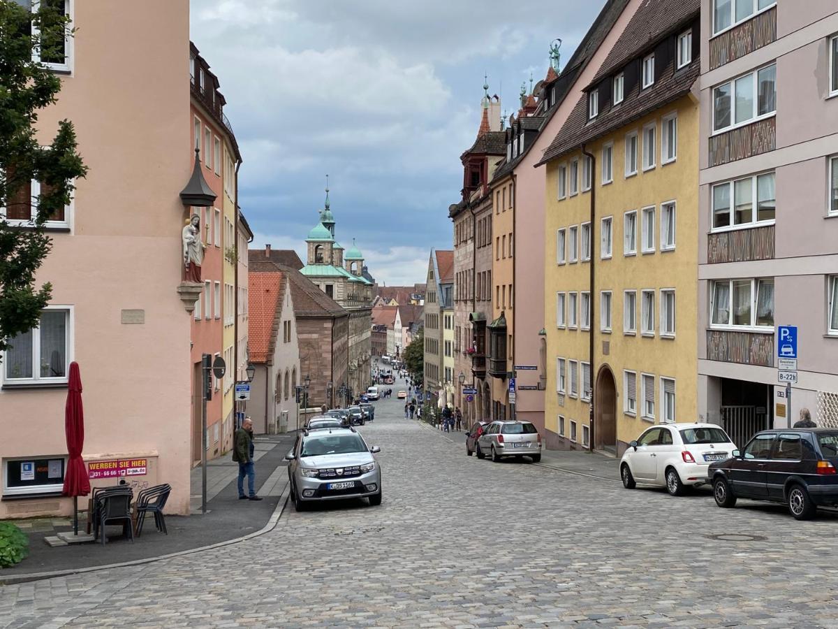 2-zimmer-appartment In Top-city-lage Mit Parken Und Klimaanlage Apartment